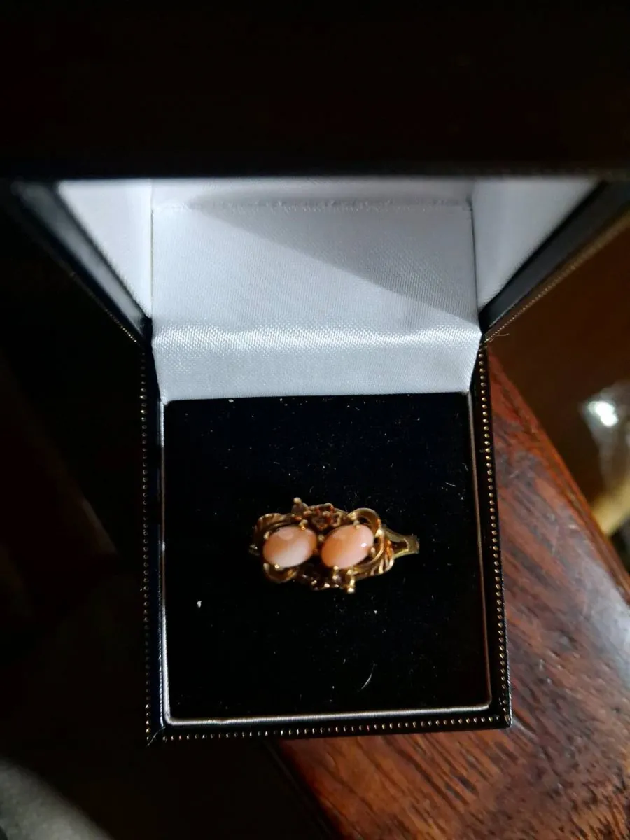 Collectibles and gold - Image 2