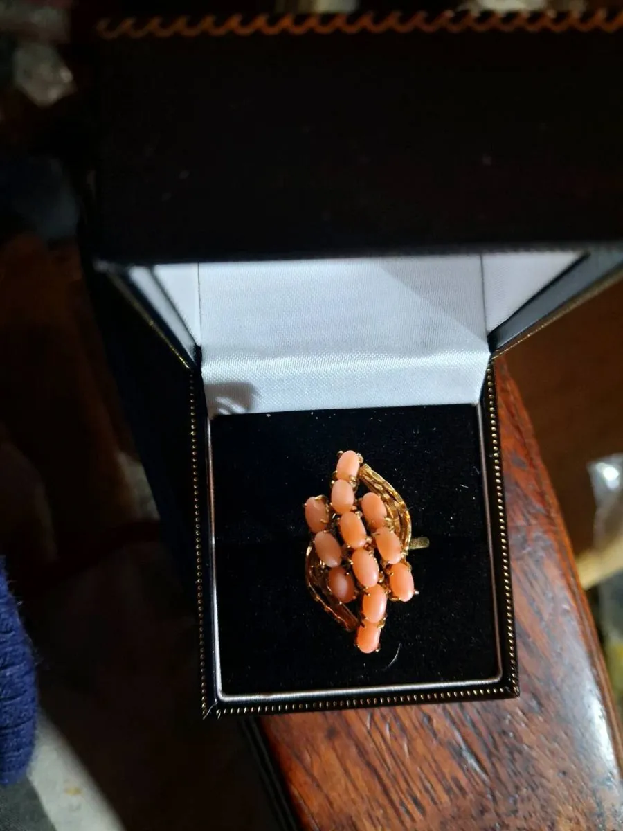 Collectibles and gold - Image 3