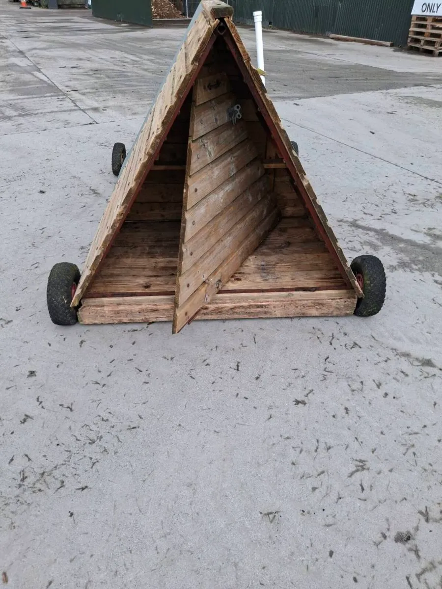 Chicken coop on wheels - Image 2