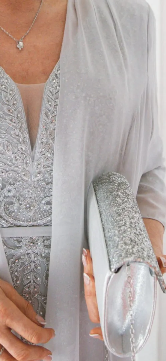 Mother of the bride - Image 1