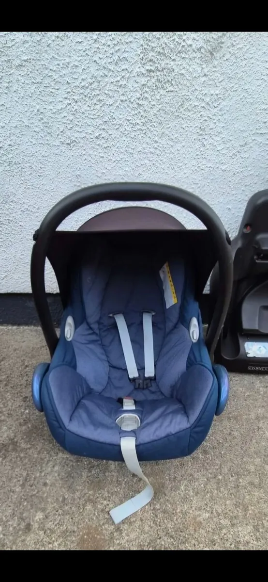 Maxi-Cosi Car Seat - Image 1