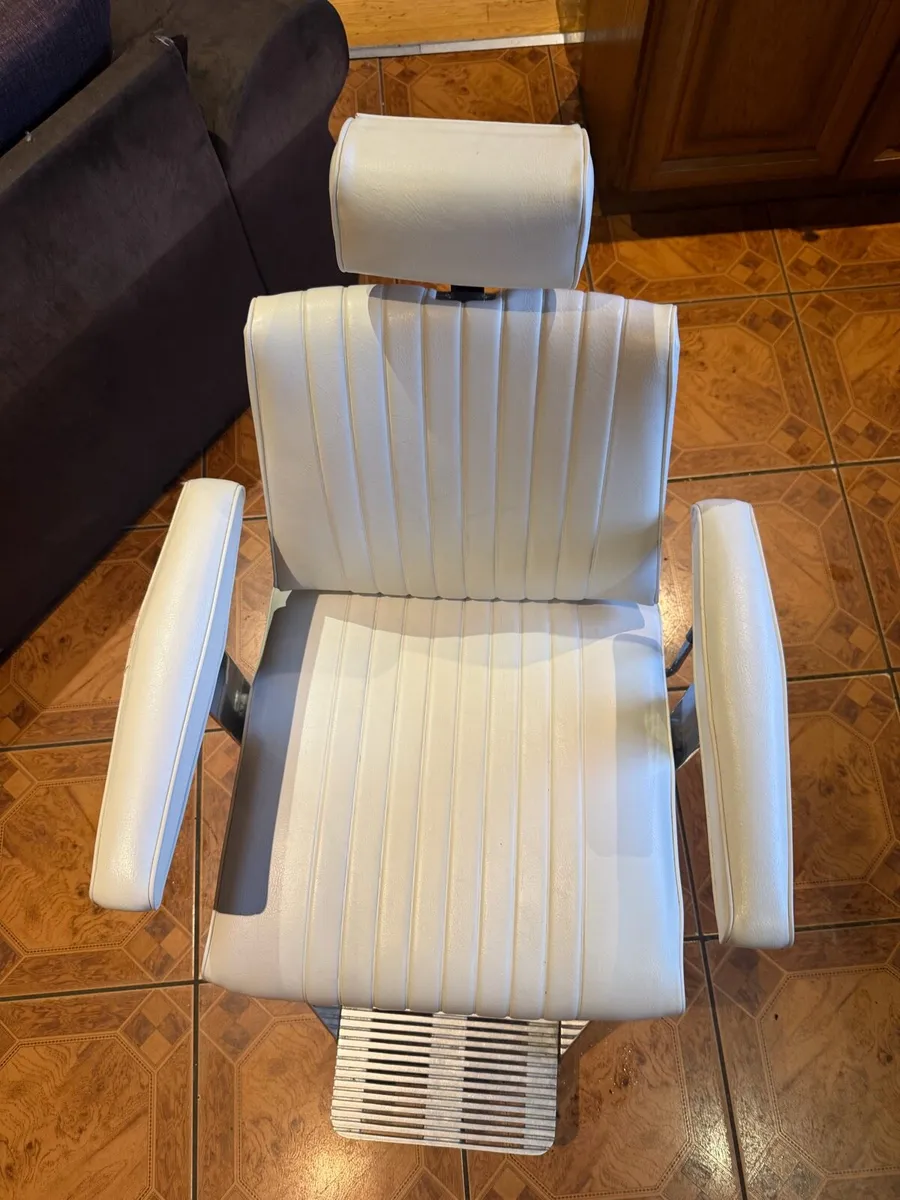Barber chair - Image 3