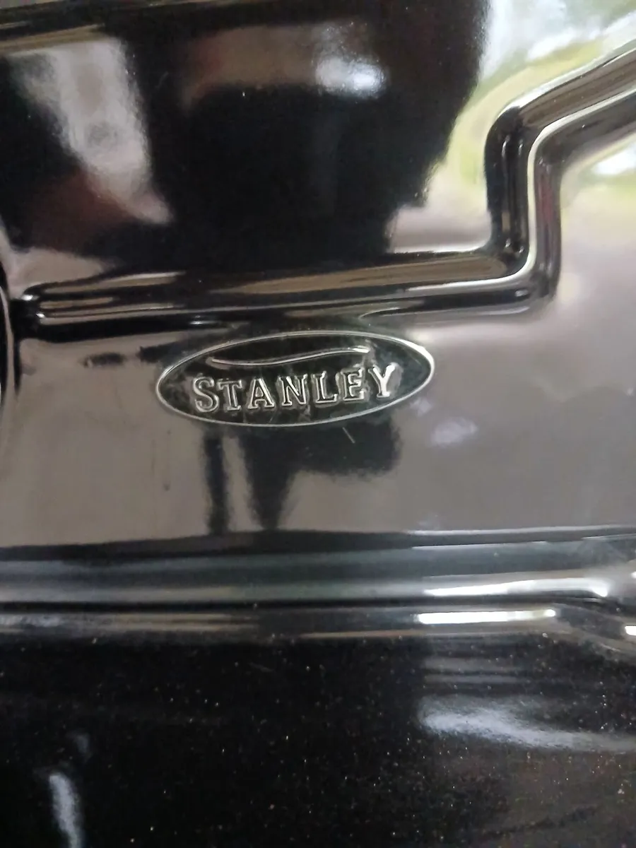 Stanley tara 8 kw oil stove new condition - Image 3