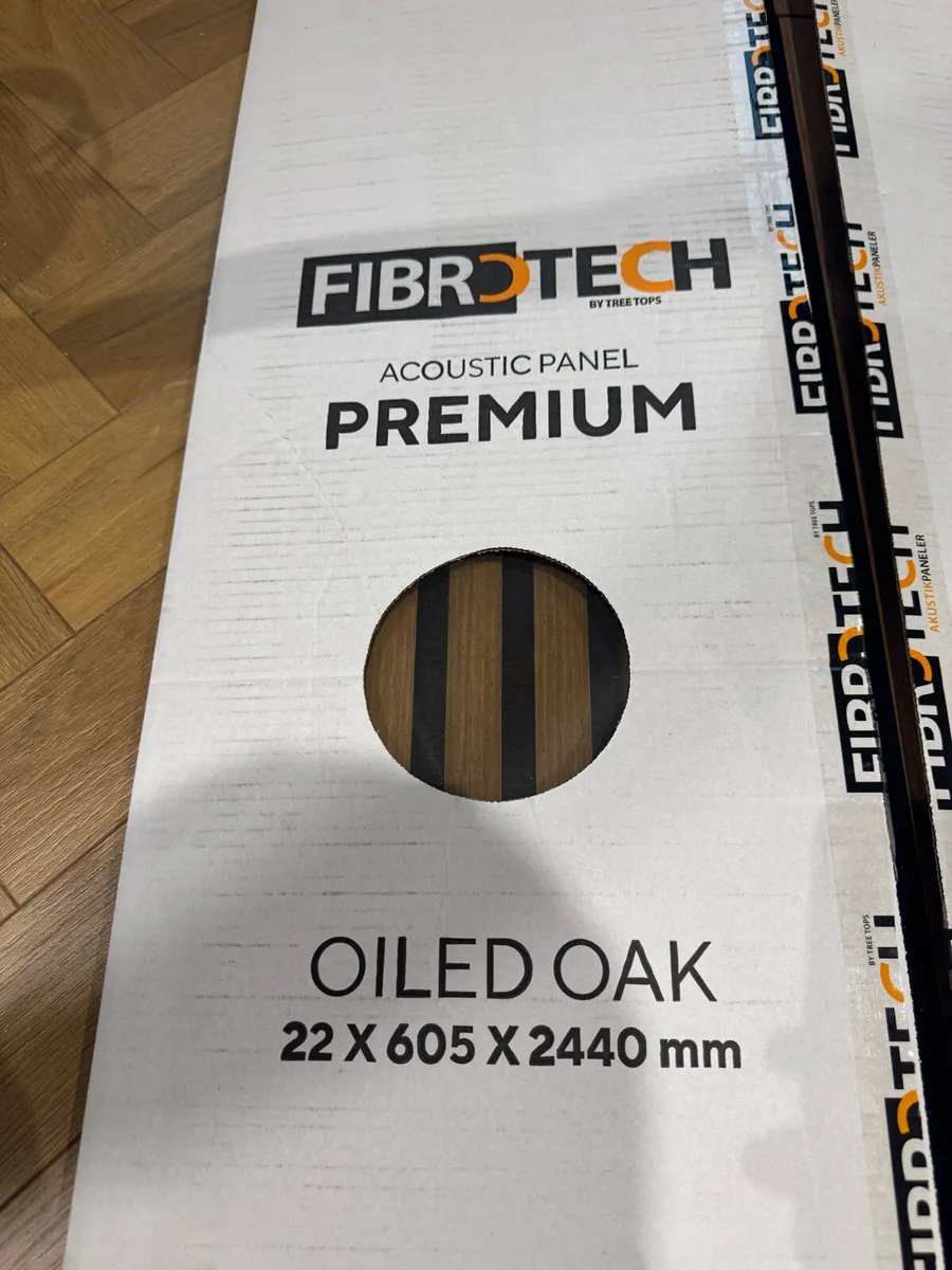 Oiled Oak Acoustic Wall Panelling - Image 2