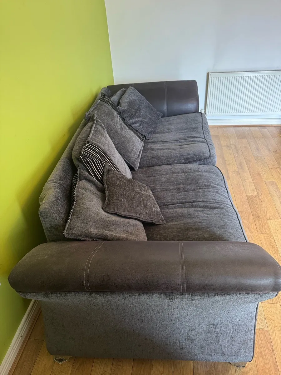 Large 3 seater sofa and matching armchair - Image 3