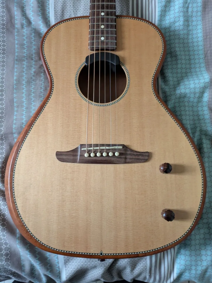 FENDER HIGHWAY  ELECTRO ACOUSTIC - Image 1