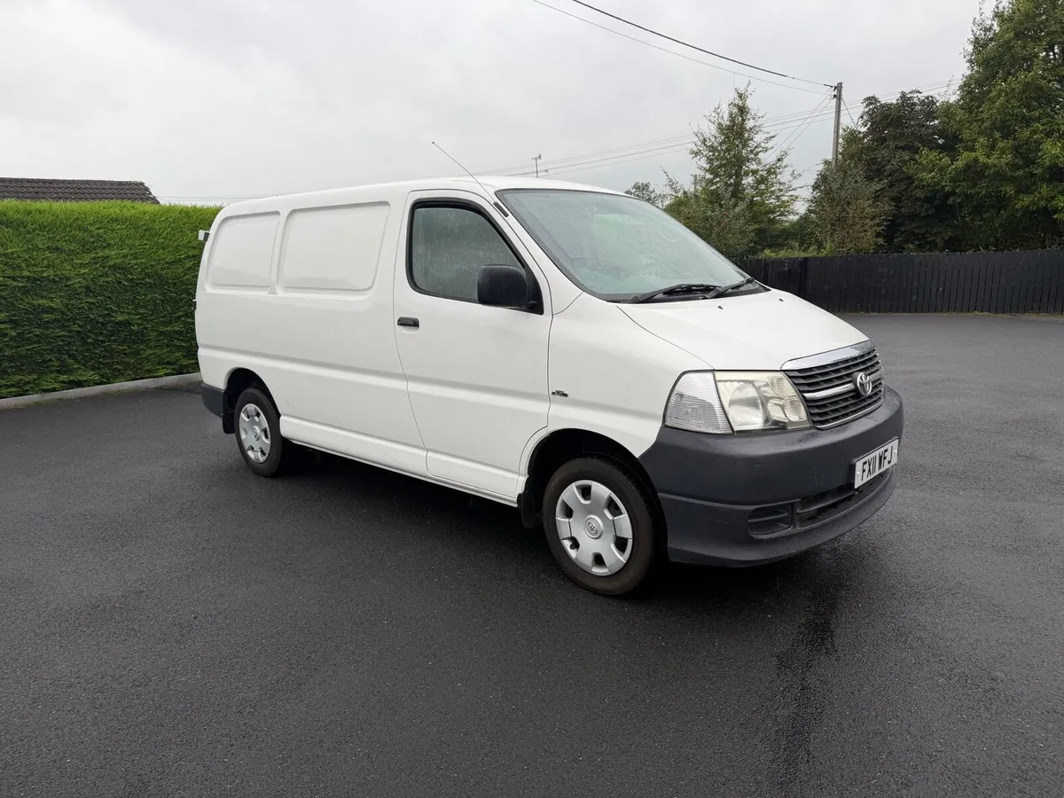2011   Toyota Hiace d4d  SWB - Image 2
