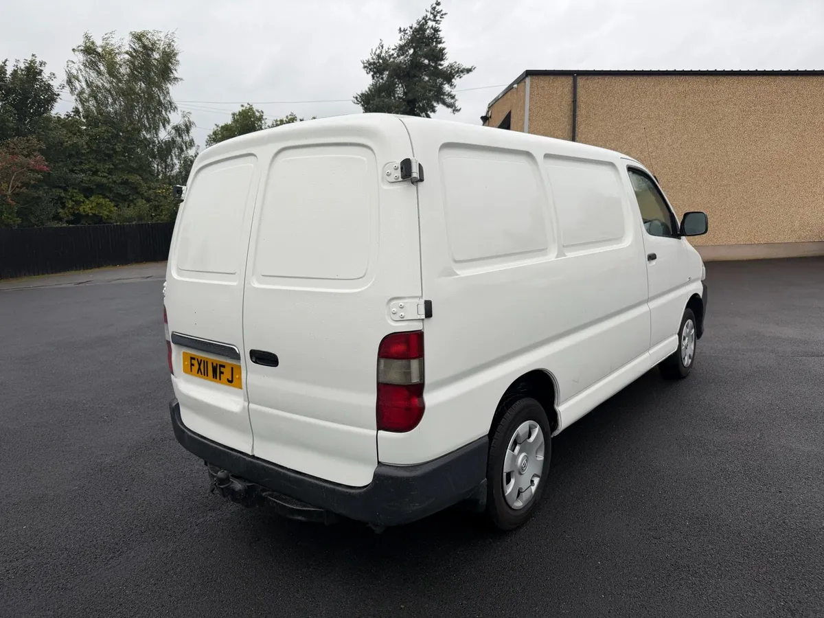 2011   Toyota Hiace d4d  SWB - Image 4