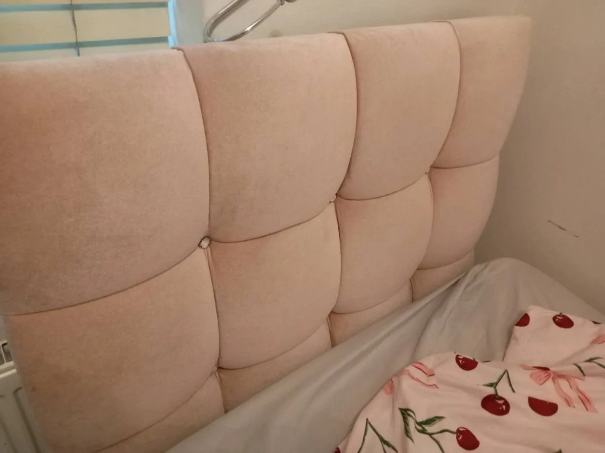 Single bed - Image 1
