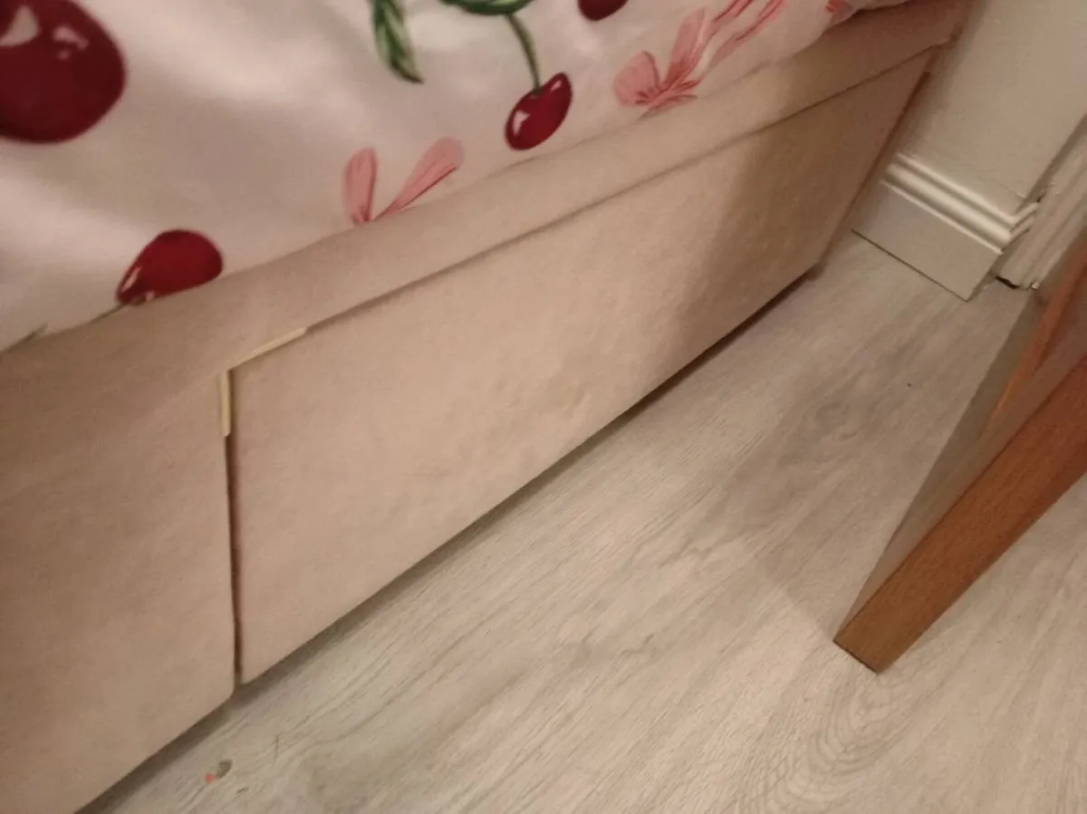 Single bed - Image 2