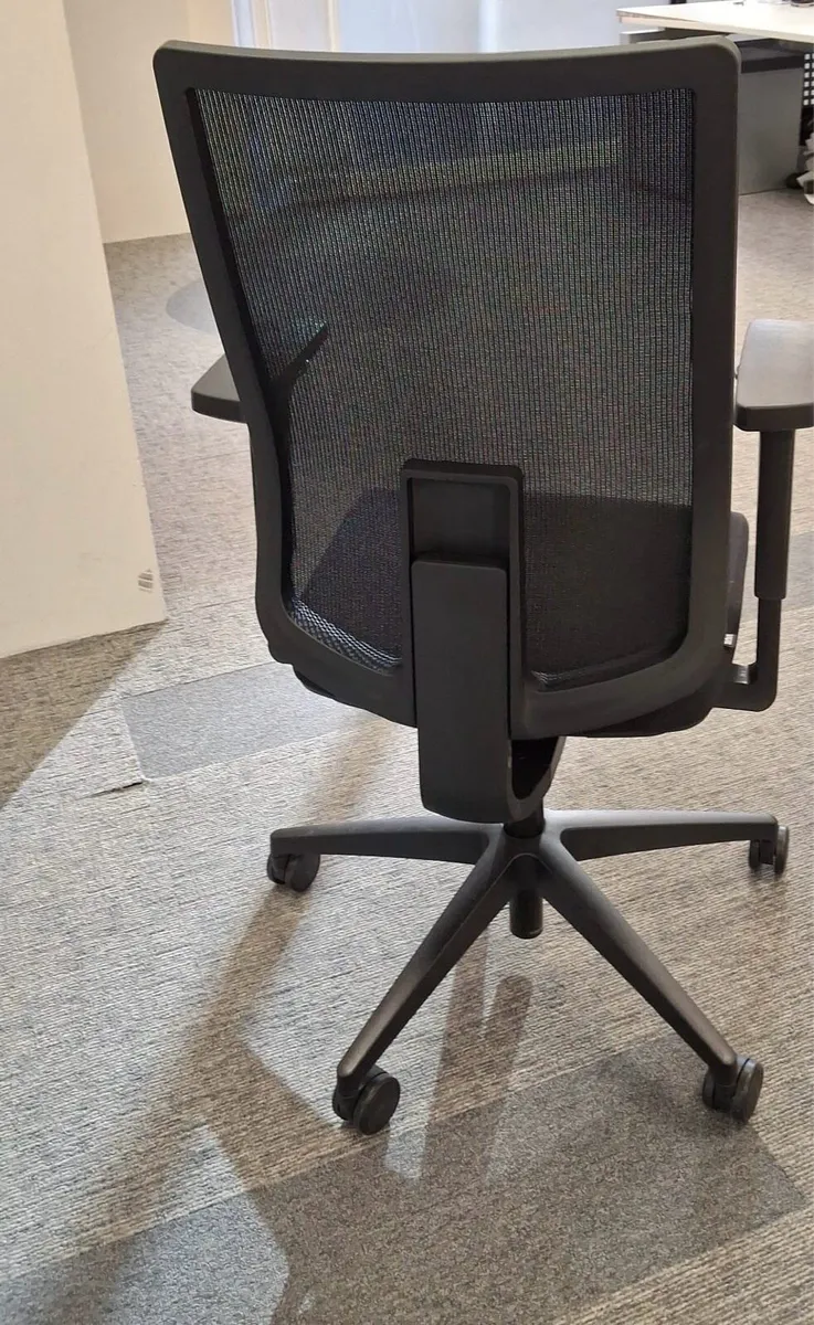 Sedus se:do pro 2 Ergonomic Office Chairs x 20 - Image 3