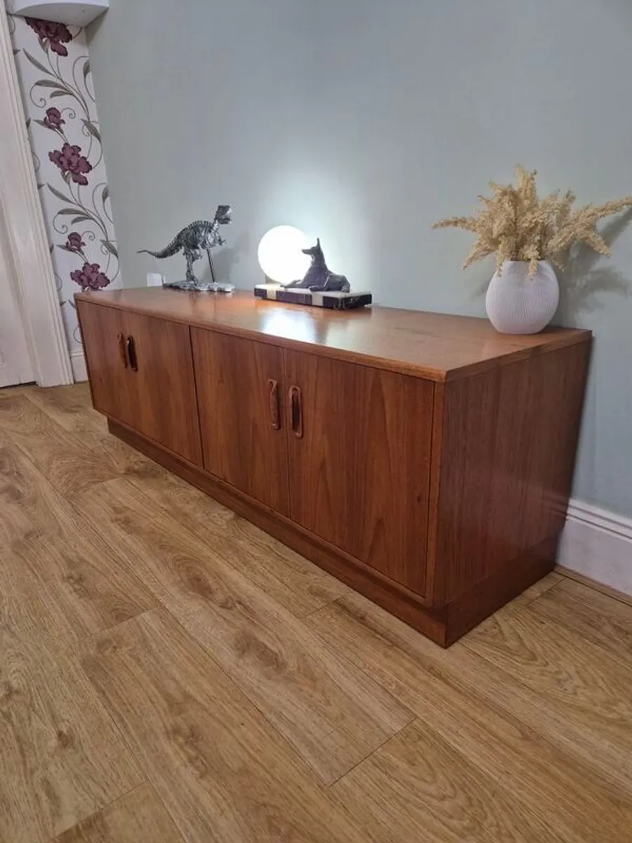 Mid Century sideboard - Image 1