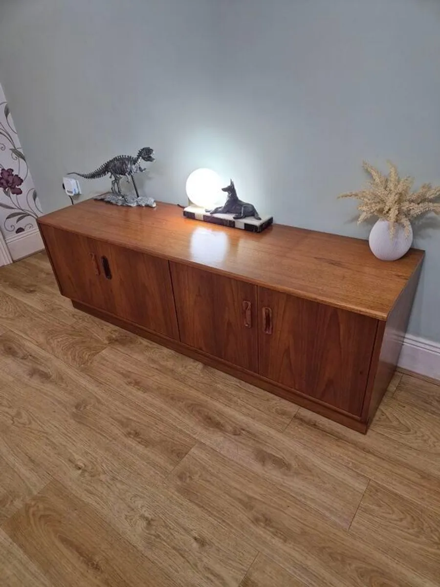 Mid Century sideboard - Image 2