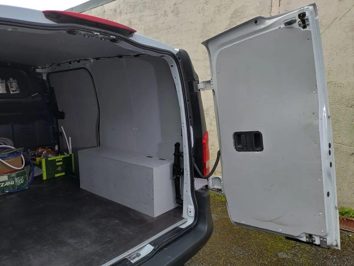 Mercedes Vito floor and side panelling - Image 4