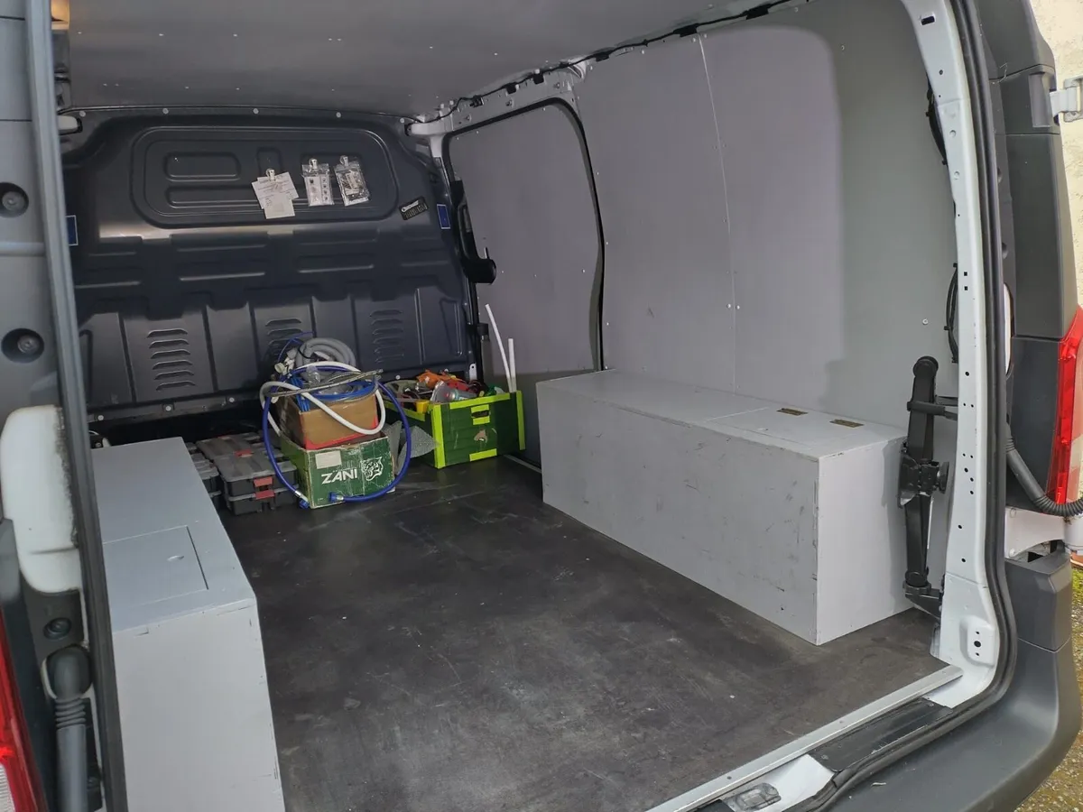 Mercedes Vito floor and side panelling - Image 1
