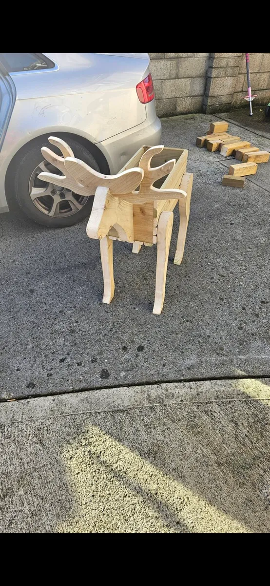 Reindeer Planter - Image 3