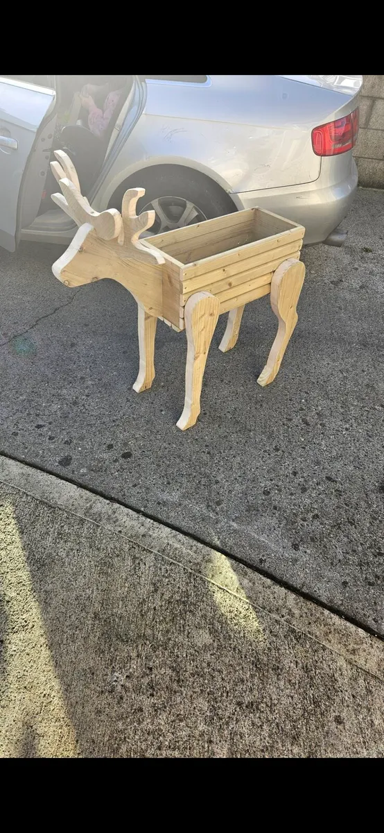 Reindeer Planter - Image 4