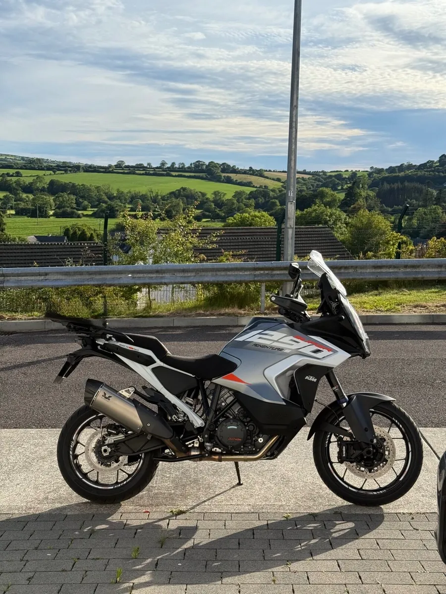 2024 KTM 1290 Super Adventure S - Image 2