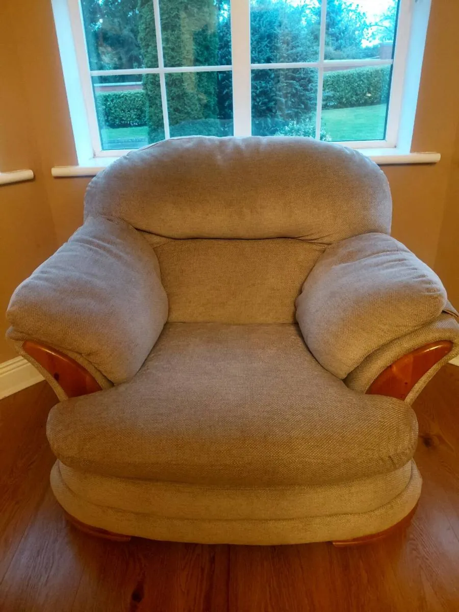 3 piece suite of furniture - Image 3