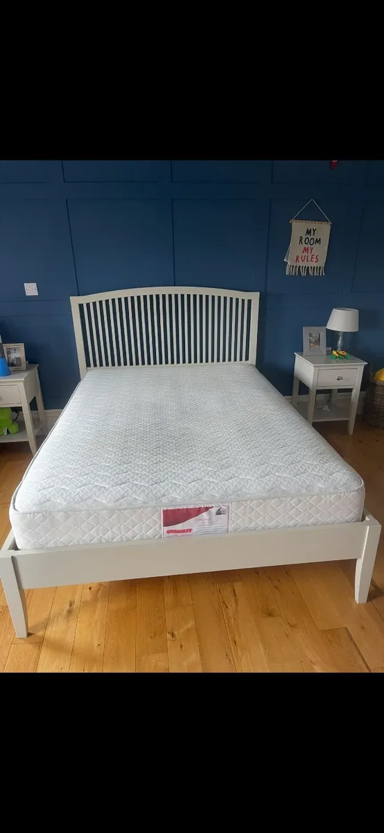 Bedroom set - Image 1