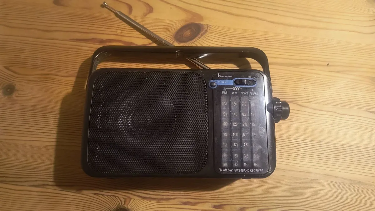 Fm radio Portable quad-band - Image 3