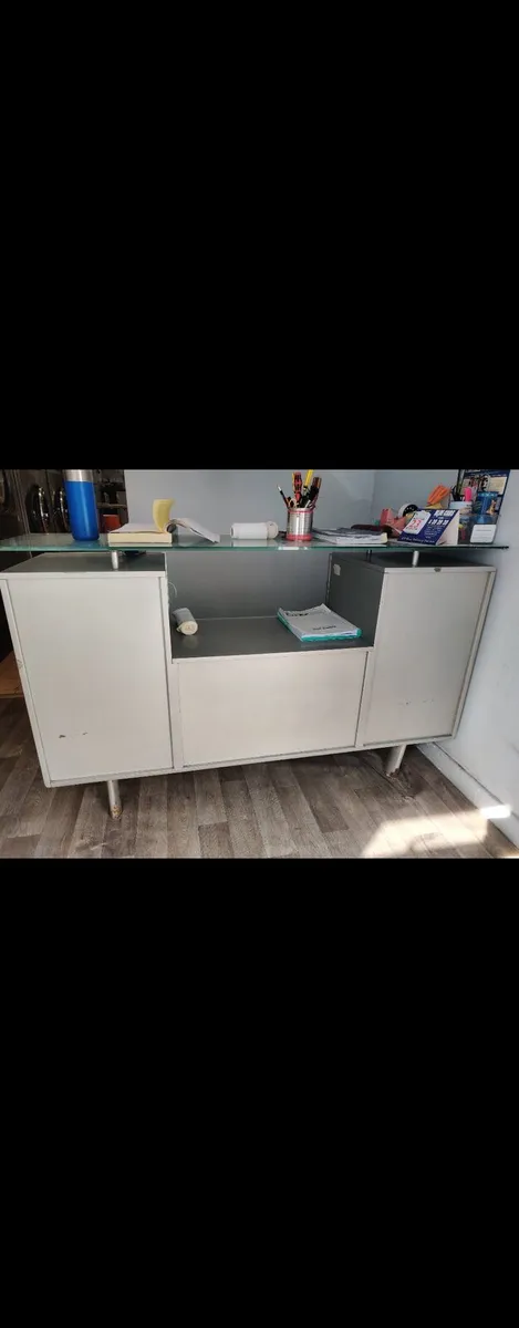 Reception desk - Image 3