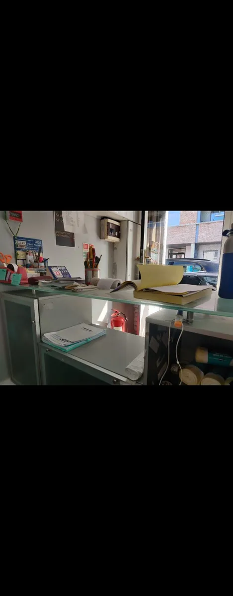 Reception desk - Image 1