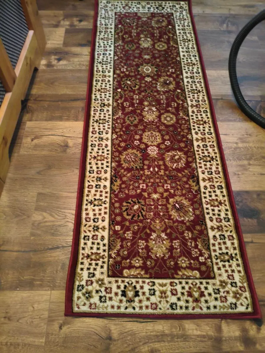 Beautiful new runner,can meet 40 euro - Image 1
