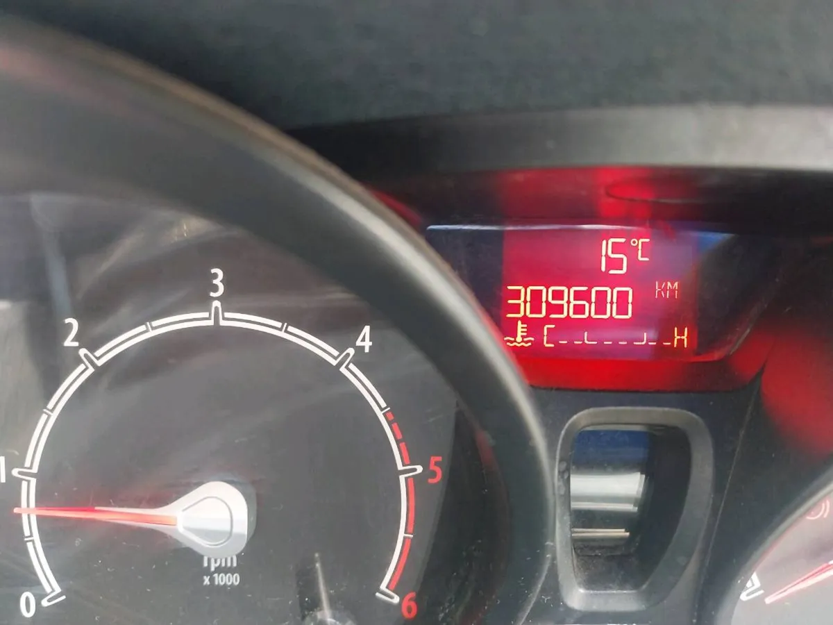 Ford Fiesta van - Image 4