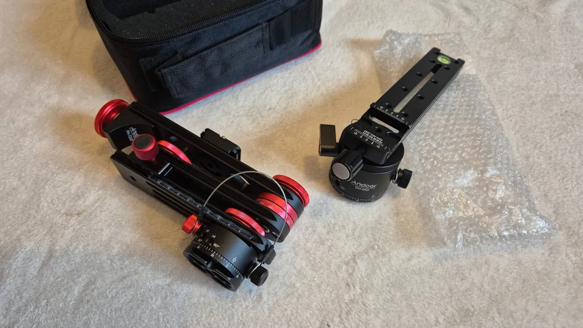 Two K & F Concept Tripods with 2 Panoramic Heads - Image 4