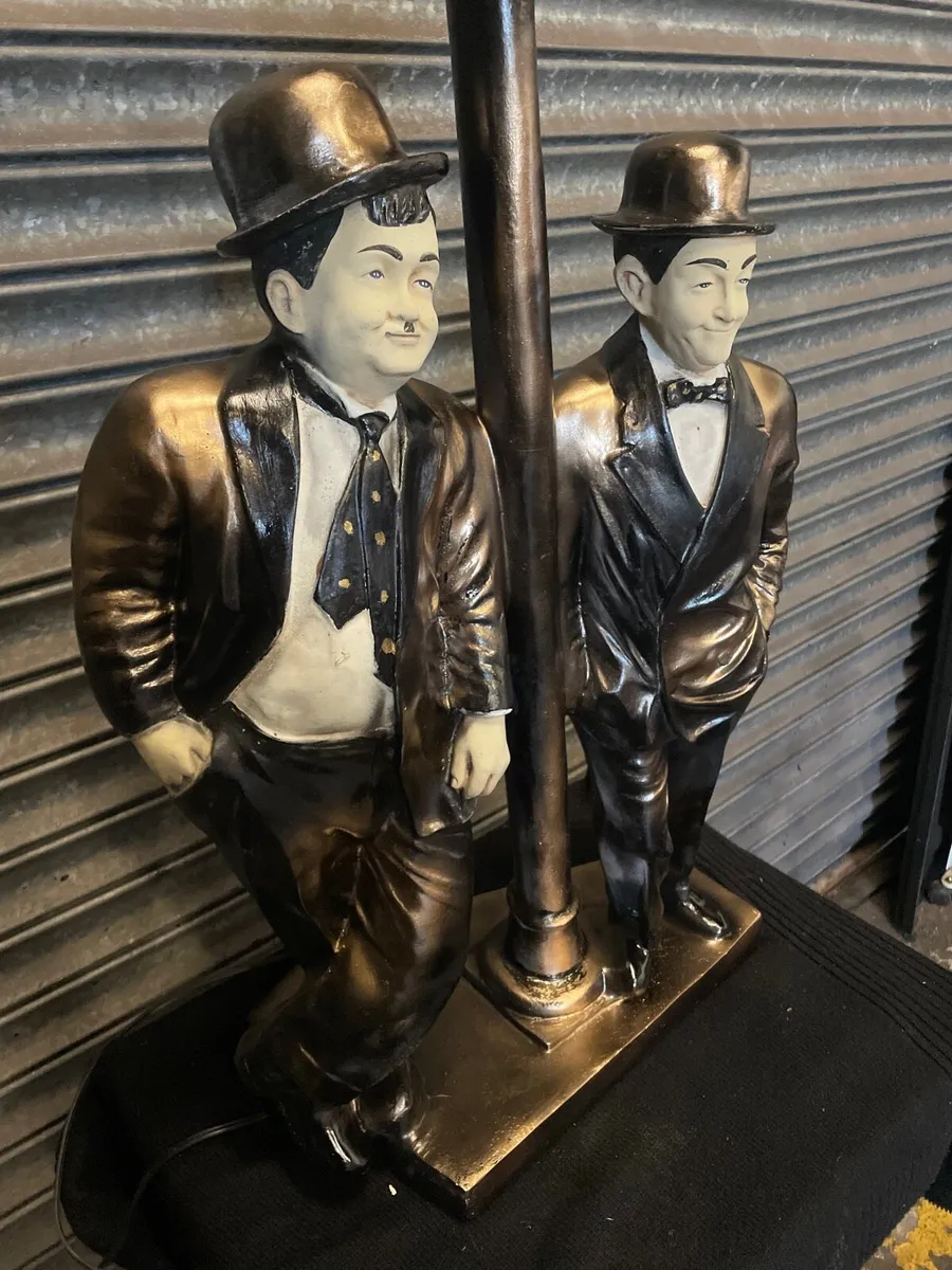 vintage Laurel and Hardy lamp - Image 2
