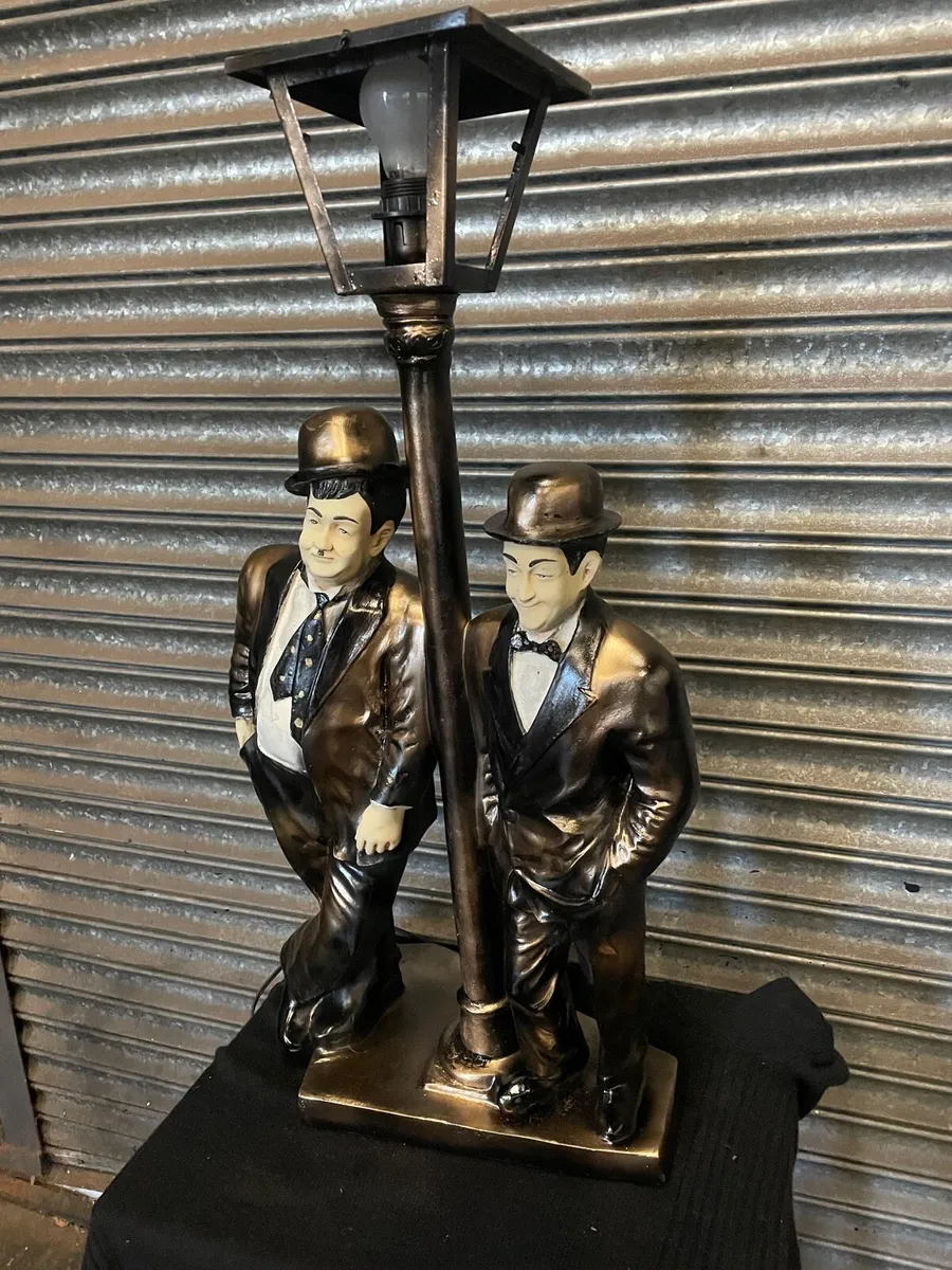 vintage Laurel and Hardy lamp - Image 3