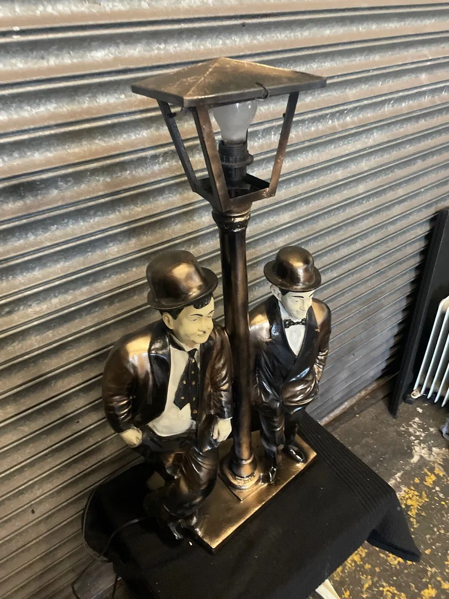vintage Laurel and Hardy lamp - Image 4