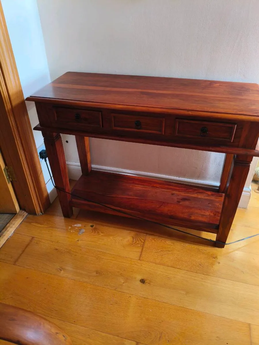 Beautiful new solid table,100 cost lot more - Image 1