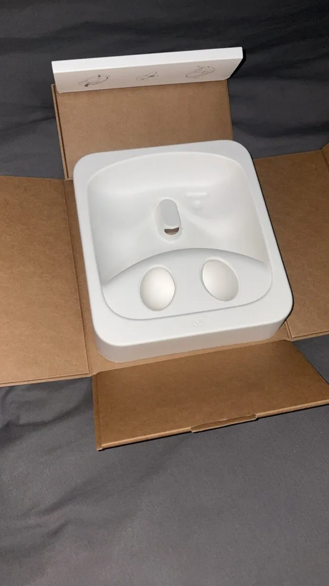 Meta Quest 3s VR Headset - Image 2