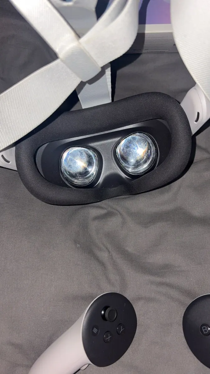 Meta Quest 3s VR Headset - Image 4