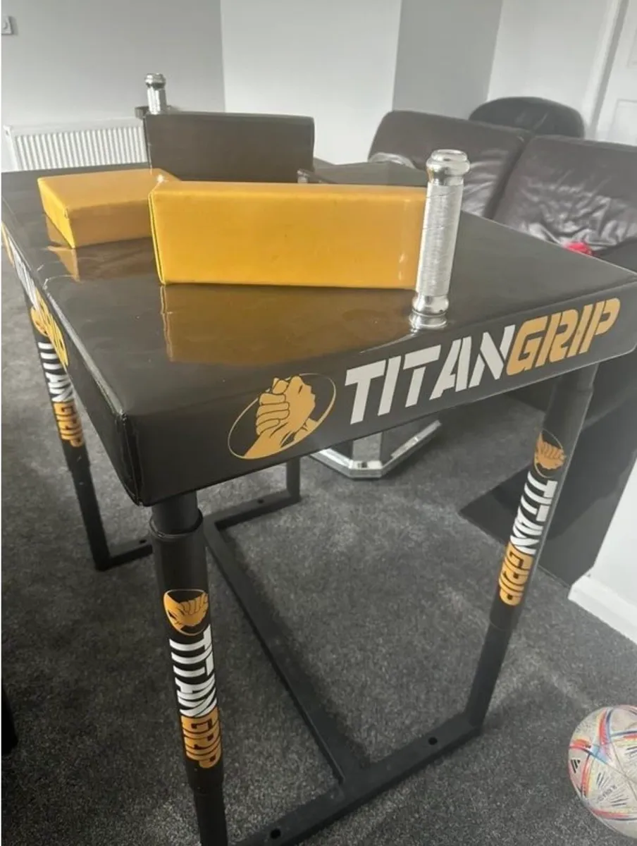 TitanGrip Professional Arm Wrestling Table - Image 4