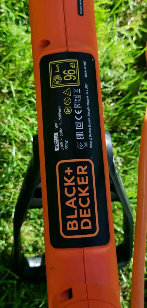 Black+Decker Electric Strimmer - Image 2