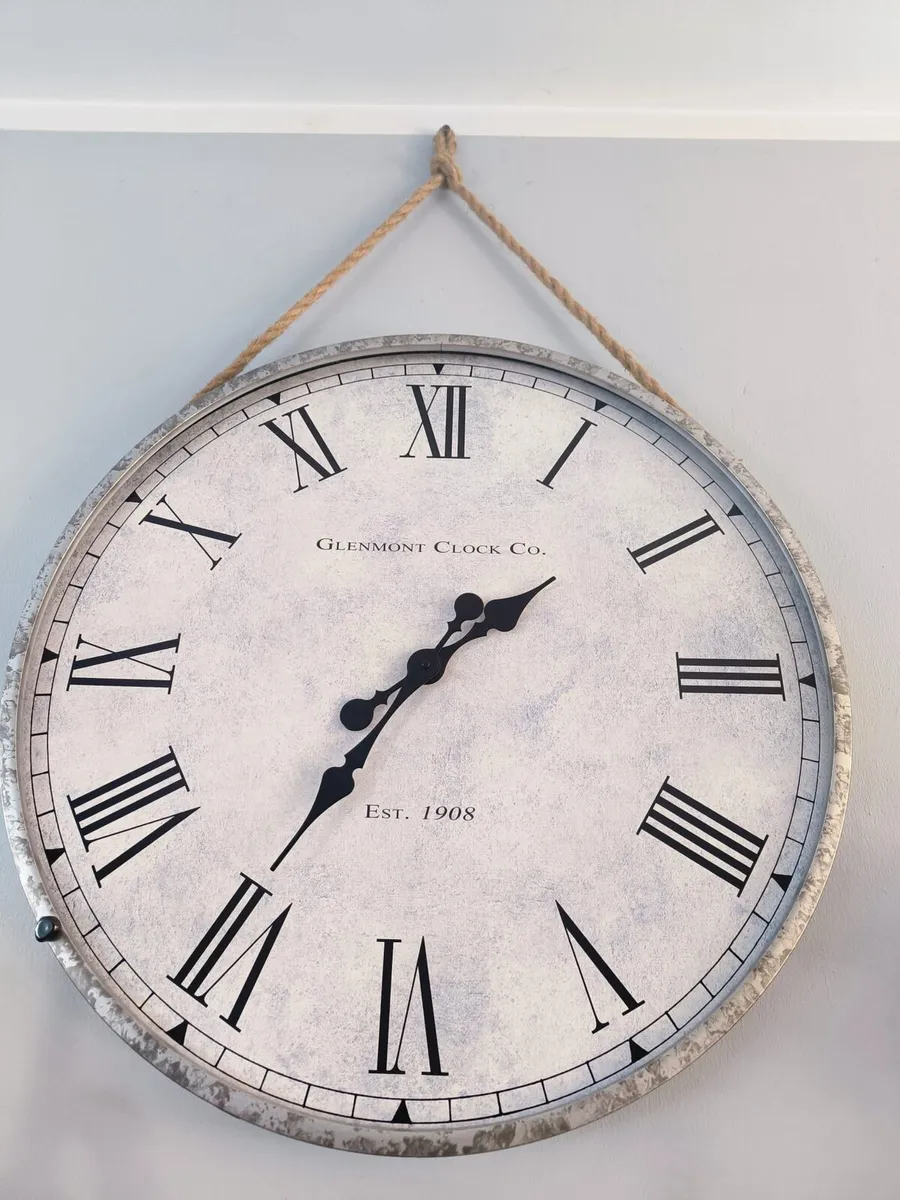 Large Vintage-Style Wall Clock - Image 1
