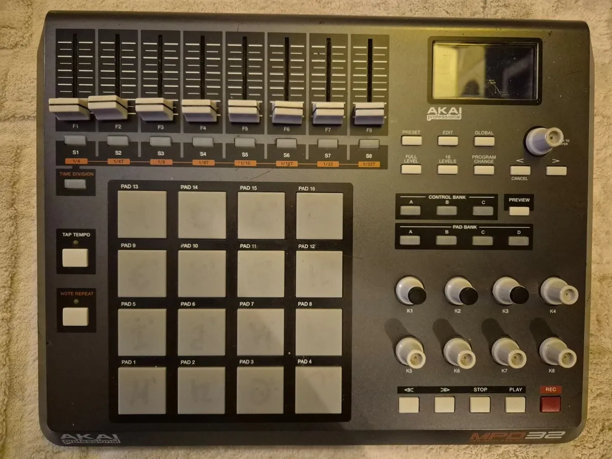 Akai MPD32 MIDI Controller - Image 1