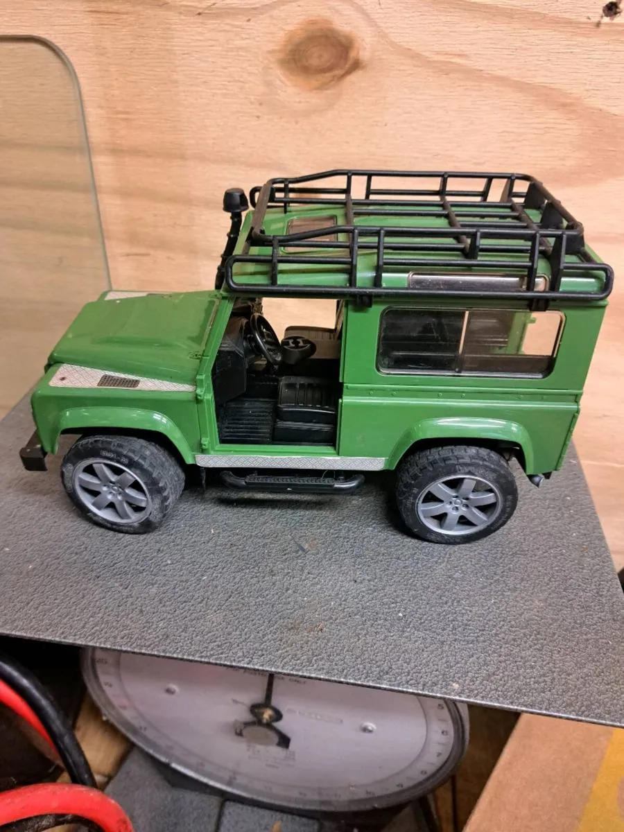 Landrover oil can - Image 2