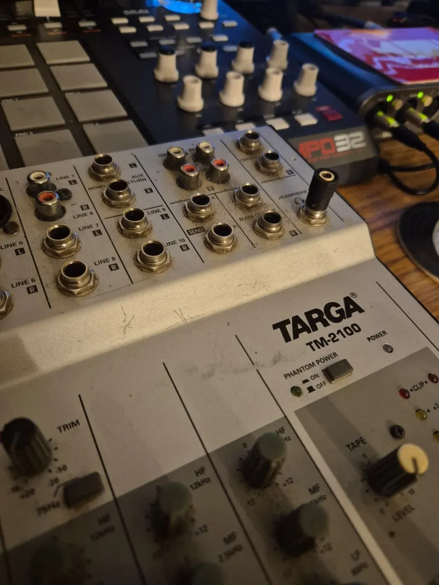 Targa TM-2100 10-Channel Analogue Mixer - Image 4