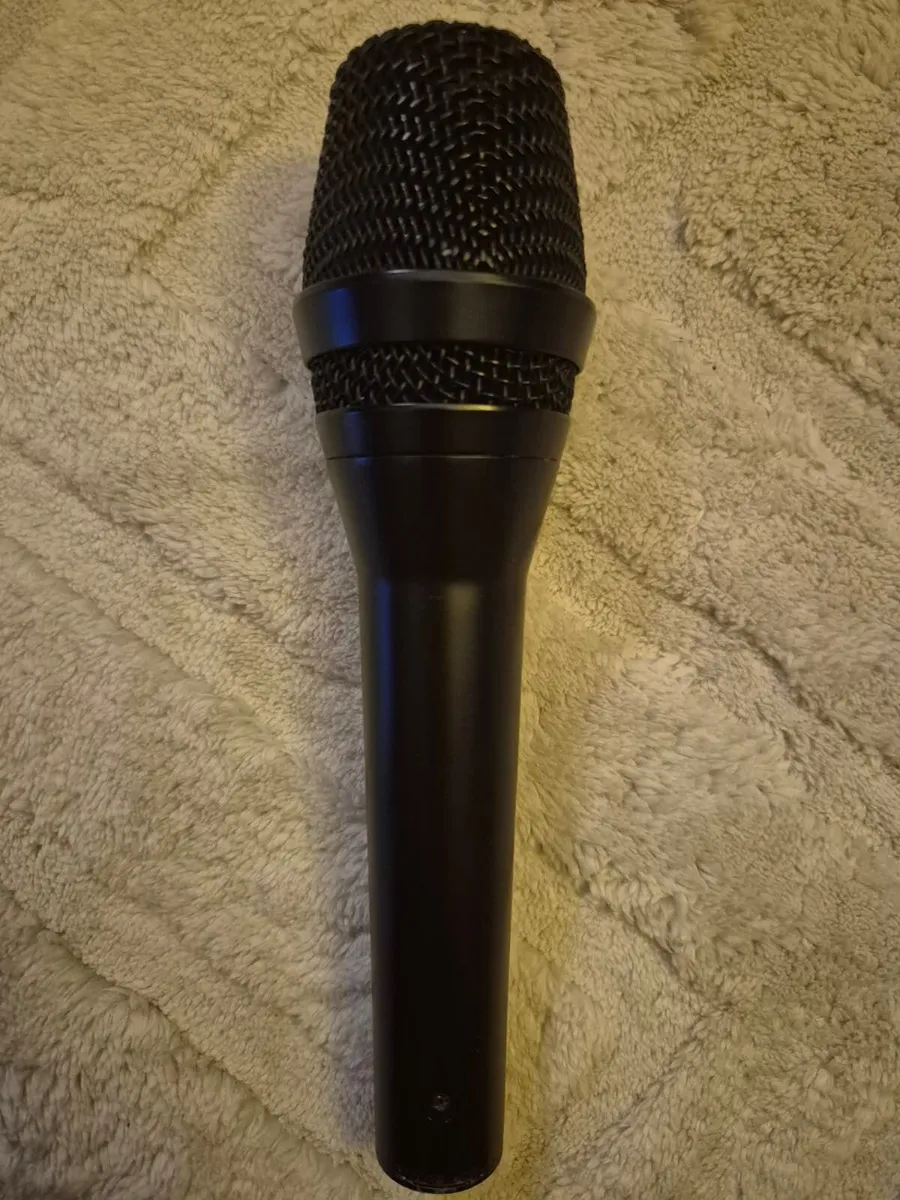 AKG P5 S Dynamic Vocal Microphone - Image 3