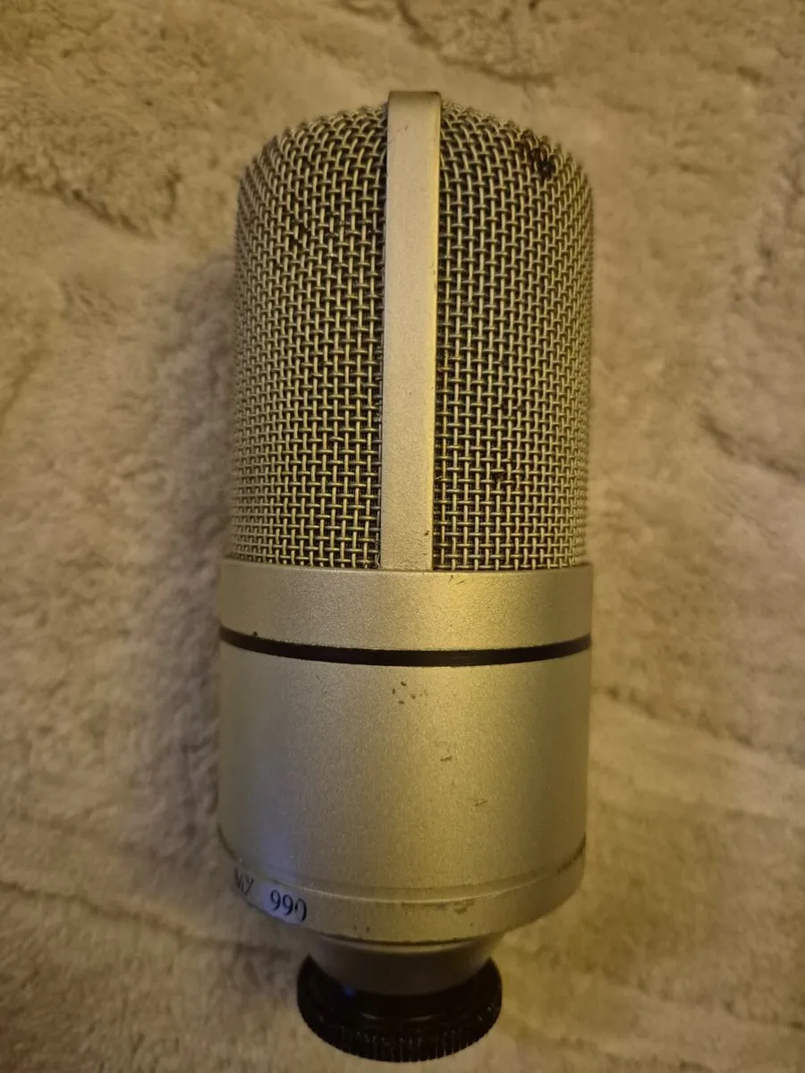 MXL 990 Condenser Microphone - Image 2