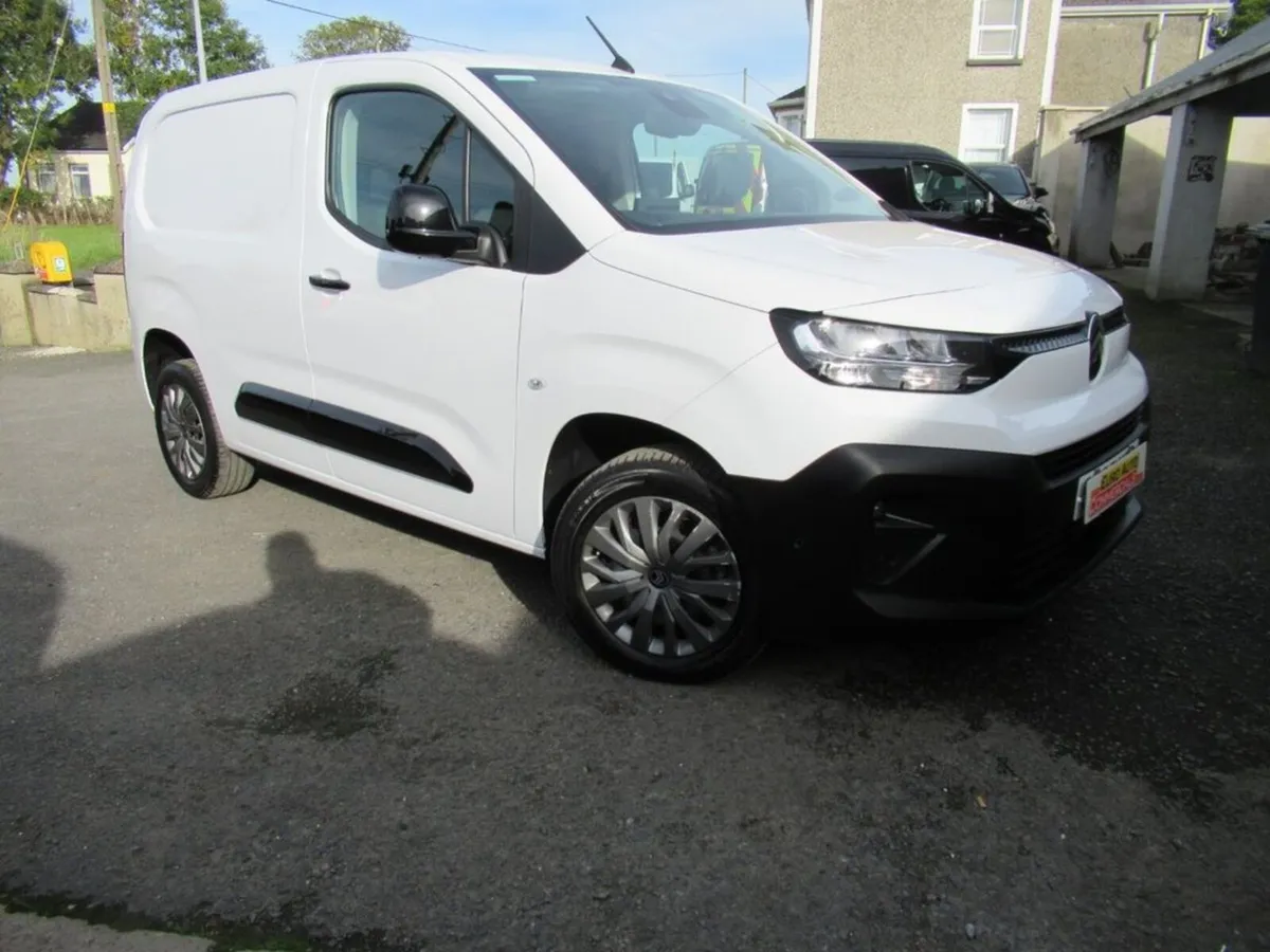 1.5 BlueHDi 1000 Driver M (100 ps) Panel Van 5dr D - Image 1
