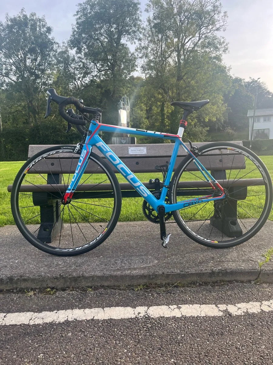 Focus Cayo Carbon Road bike. - Image 2