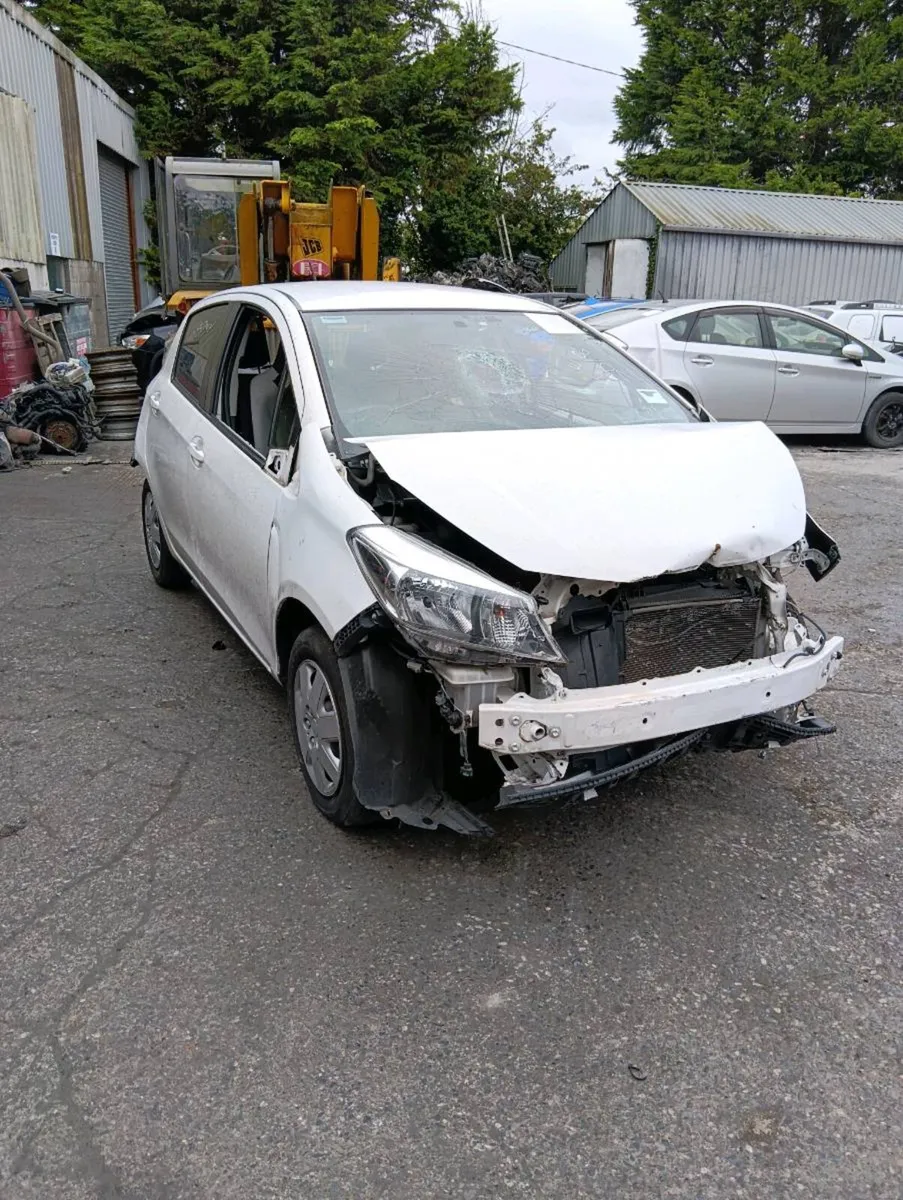 Breaking Toyota vitz 2014 petrol - Image 1