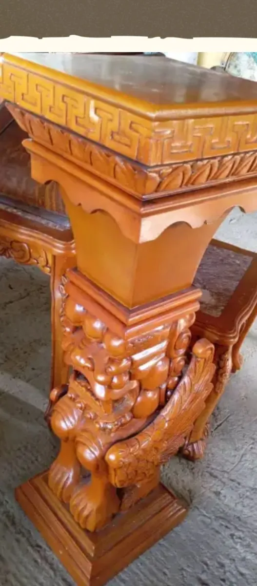 Vintage pedestal
