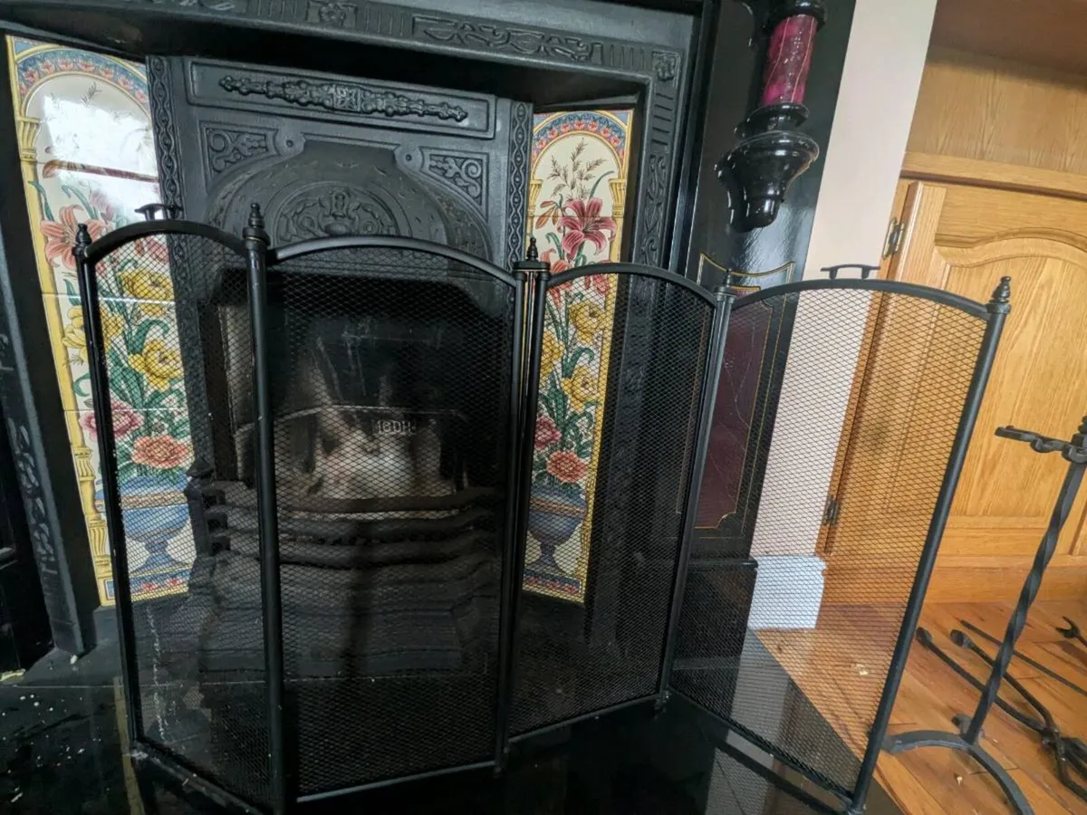 Antique fireplace & fireplace set - Image 4