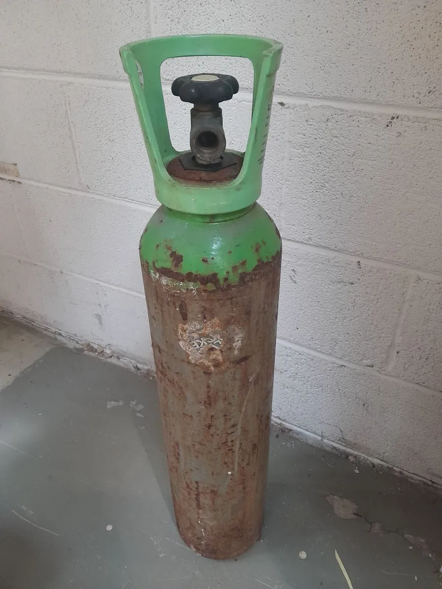 Beer gas bottle